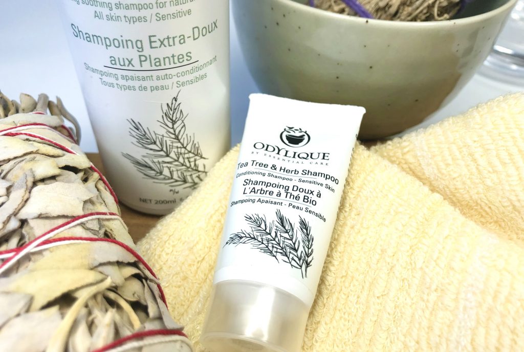 Odylique šampon s bylinkami a Tea Tree